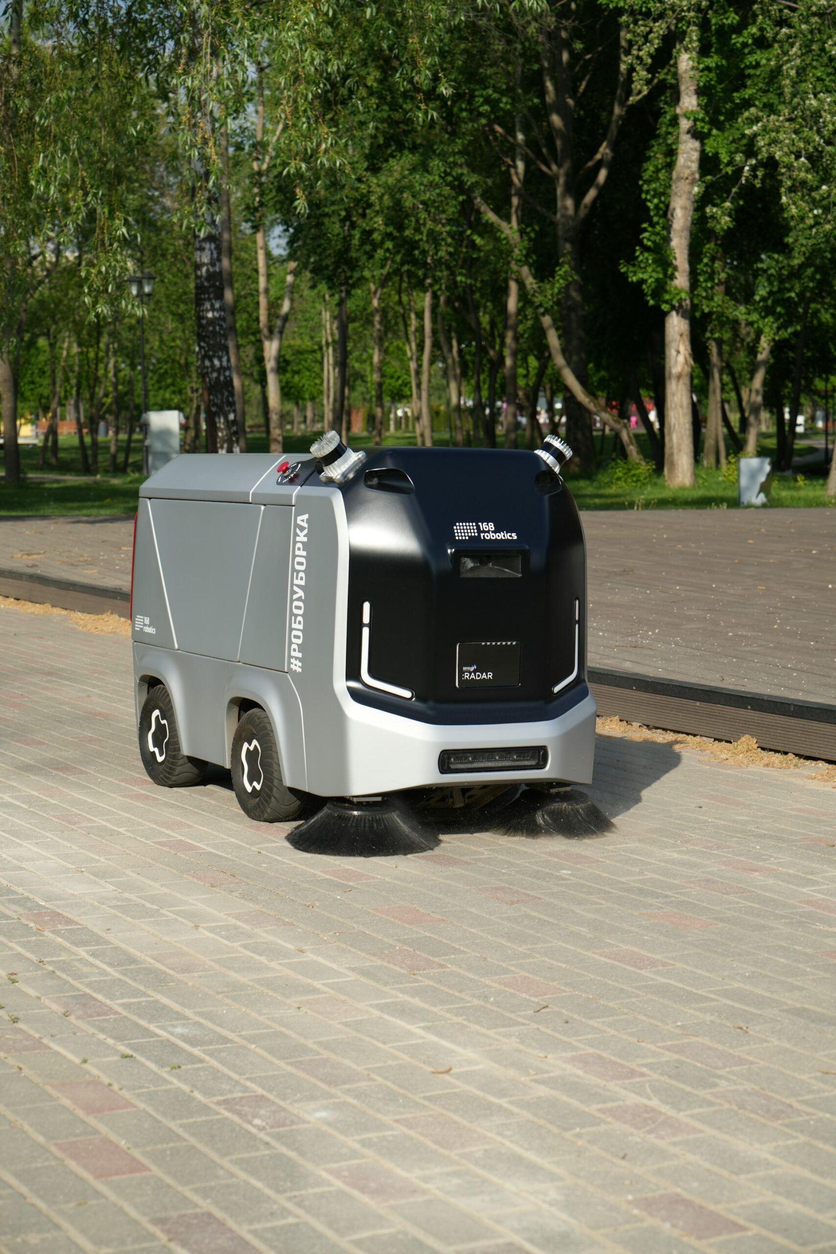 How Autonomous Delivery Vans Are Shaping the Next Generation of E-Commerce Logistics