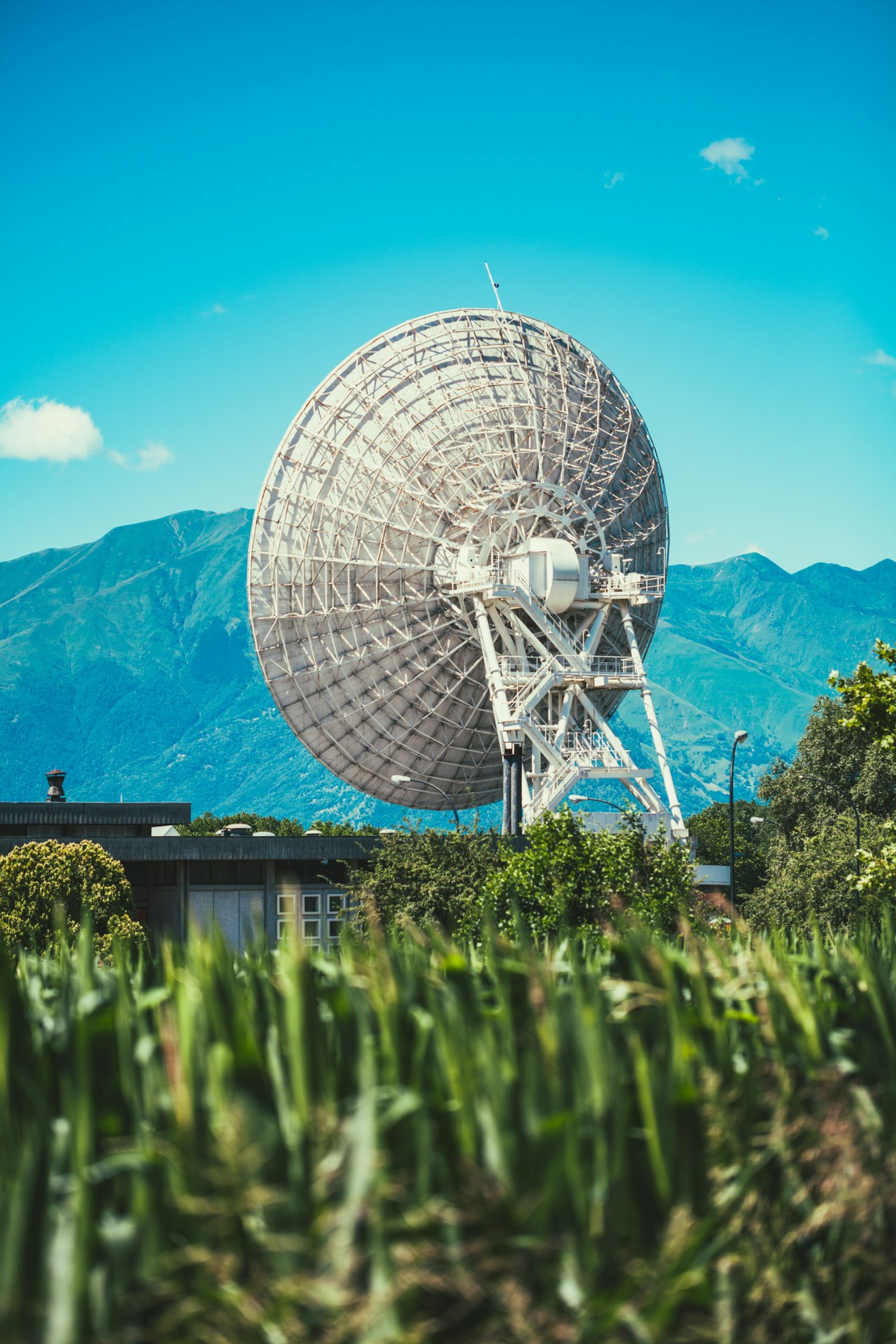 Bridging the Digital Divide: How Next-Gen Satellite Tech Connects Remote Areas